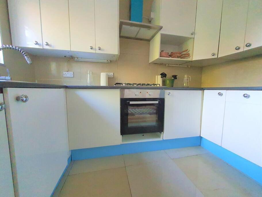 2 Bedroom Flat - Travel Direct To Heathrow/Central London Eksteriør bilde