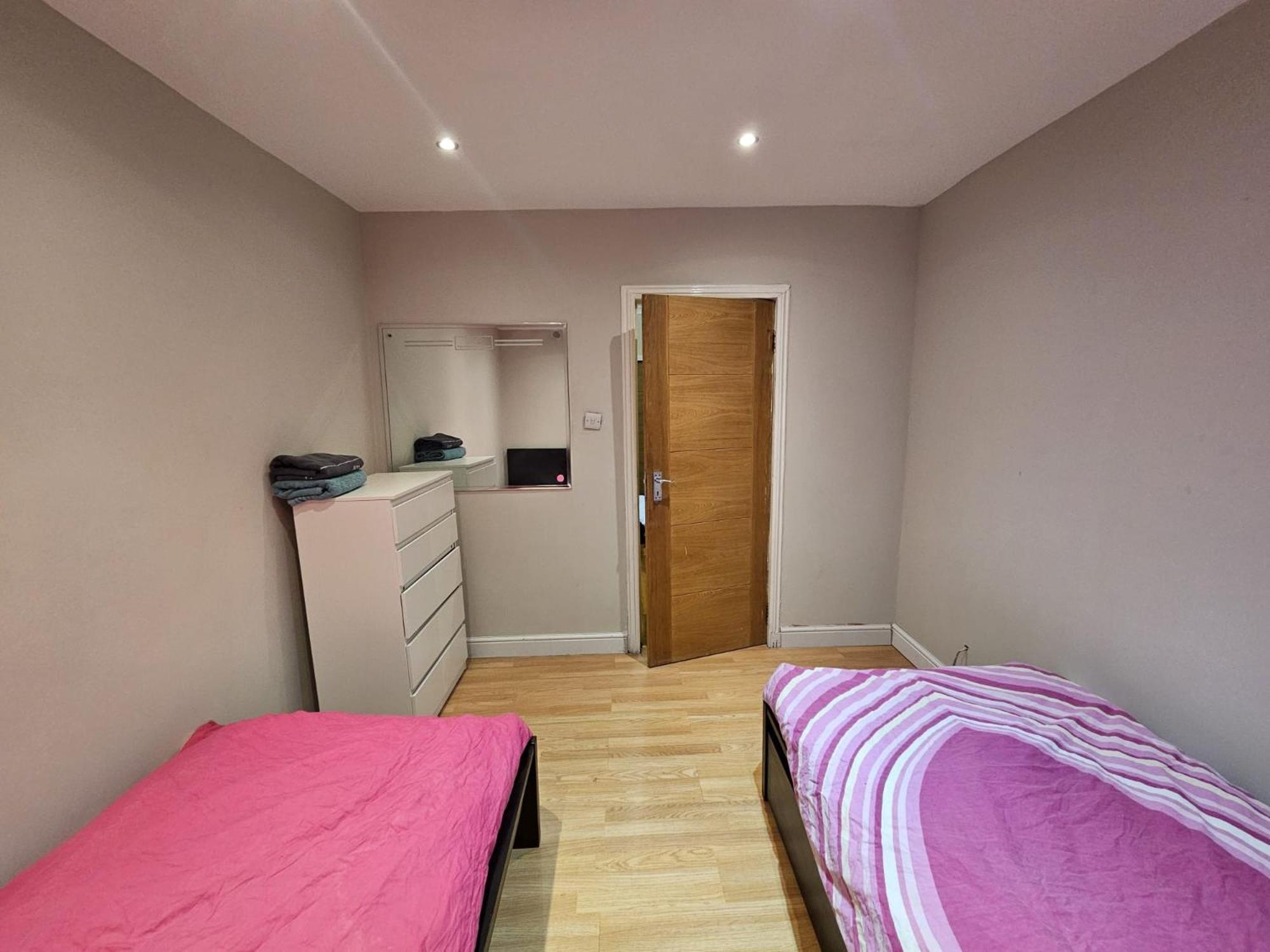 2 Bedroom Flat - Travel Direct To Heathrow/Central London Eksteriør bilde